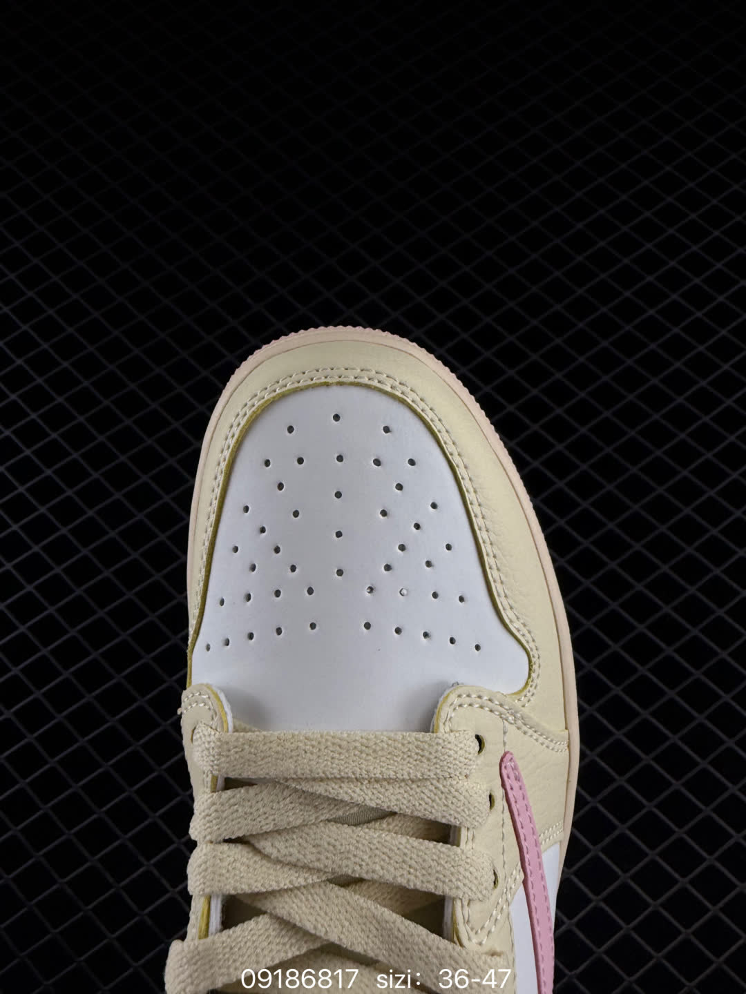 Travis Scott x Air Jordan 1 Low-IQ7604-100